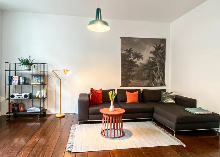 Apartments Am Rheinorange, Netflix, Amazon Prime