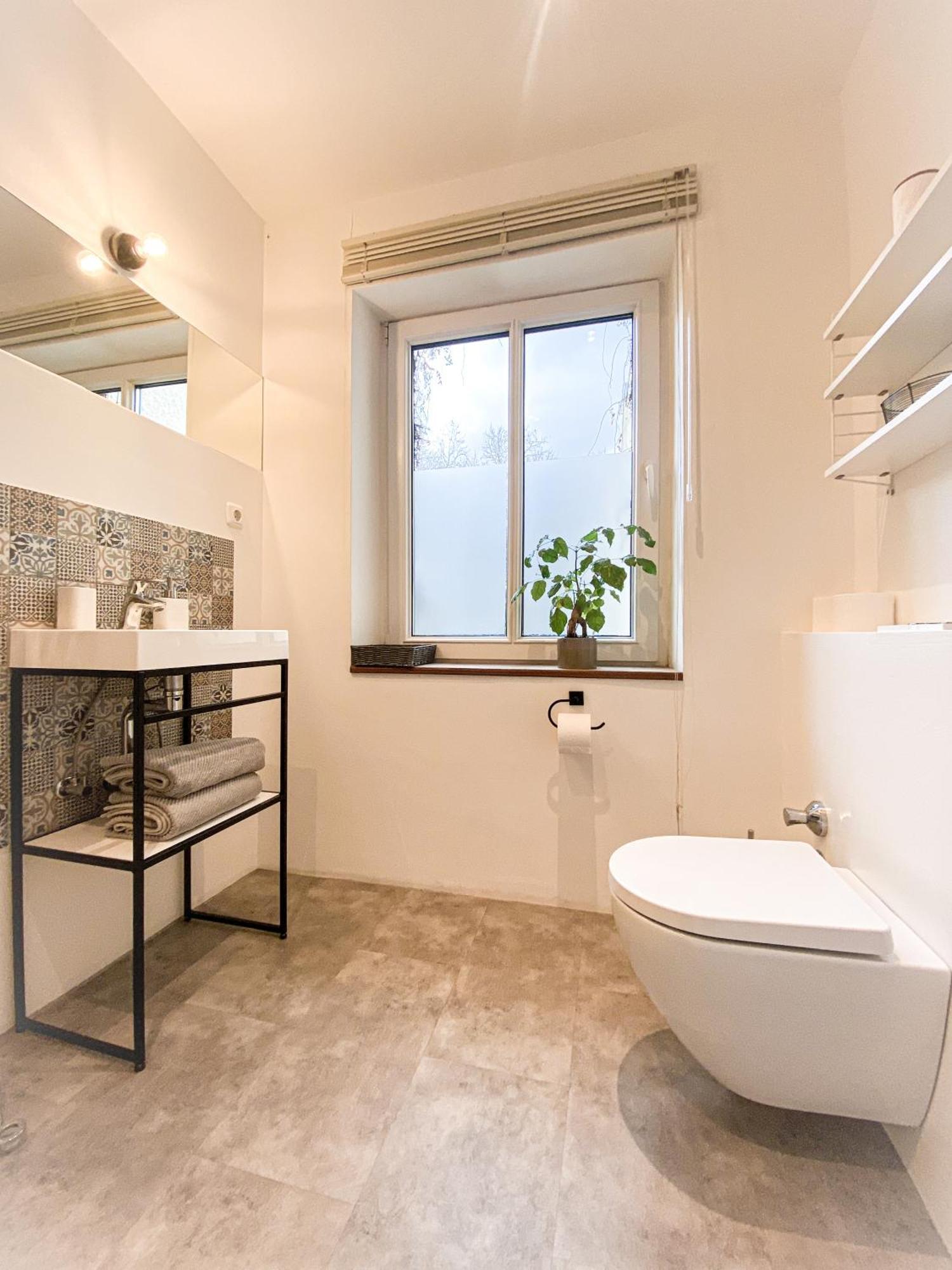 Apartment Am Rheinorange, Netflix, Amazon Prime